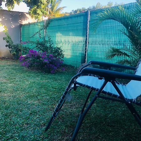 Habitation Baliache - Maison créole avec jardin privatif, plage à 200m Deshaies Esterno foto
