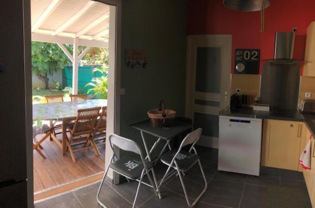 Habitation Baliache - Maison créole avec jardin privatif, plage à 200m Deshaies Esterno foto