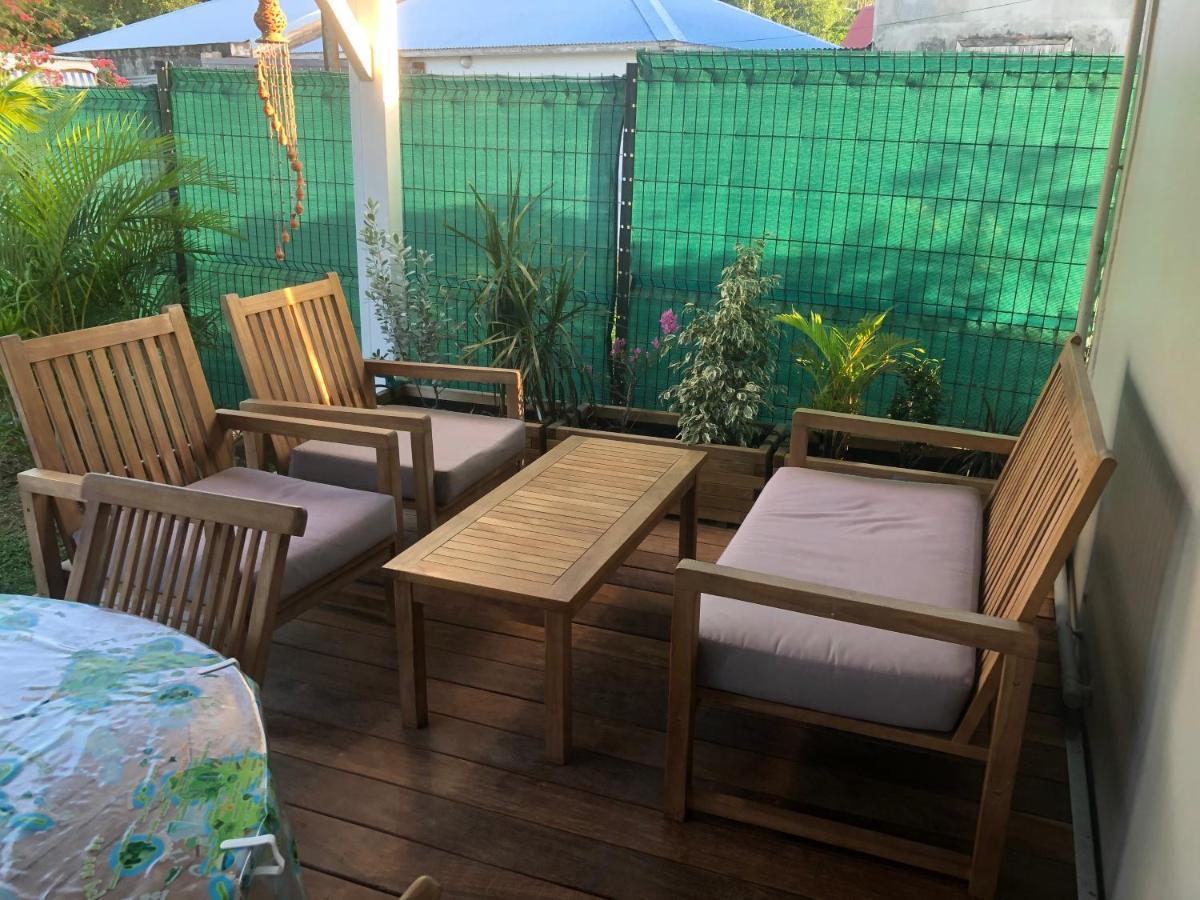 Habitation Baliache - Maison créole avec jardin privatif, plage à 200m Deshaies Esterno foto