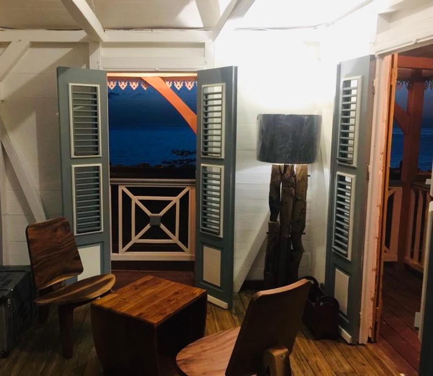 Habitation Baliache - Maison créole avec jardin privatif, plage à 200m Deshaies Esterno foto