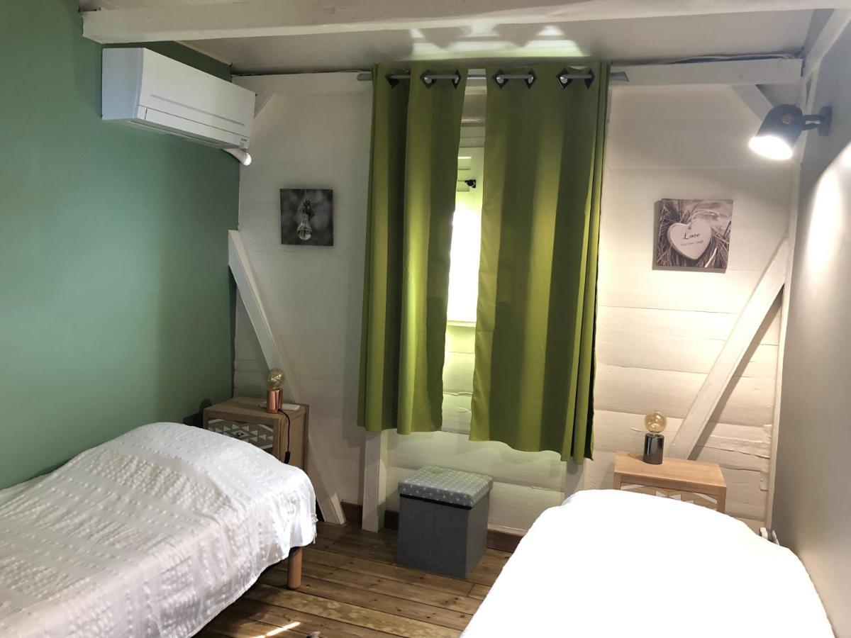 Habitation Baliache - Maison créole avec jardin privatif, plage à 200m Deshaies Esterno foto