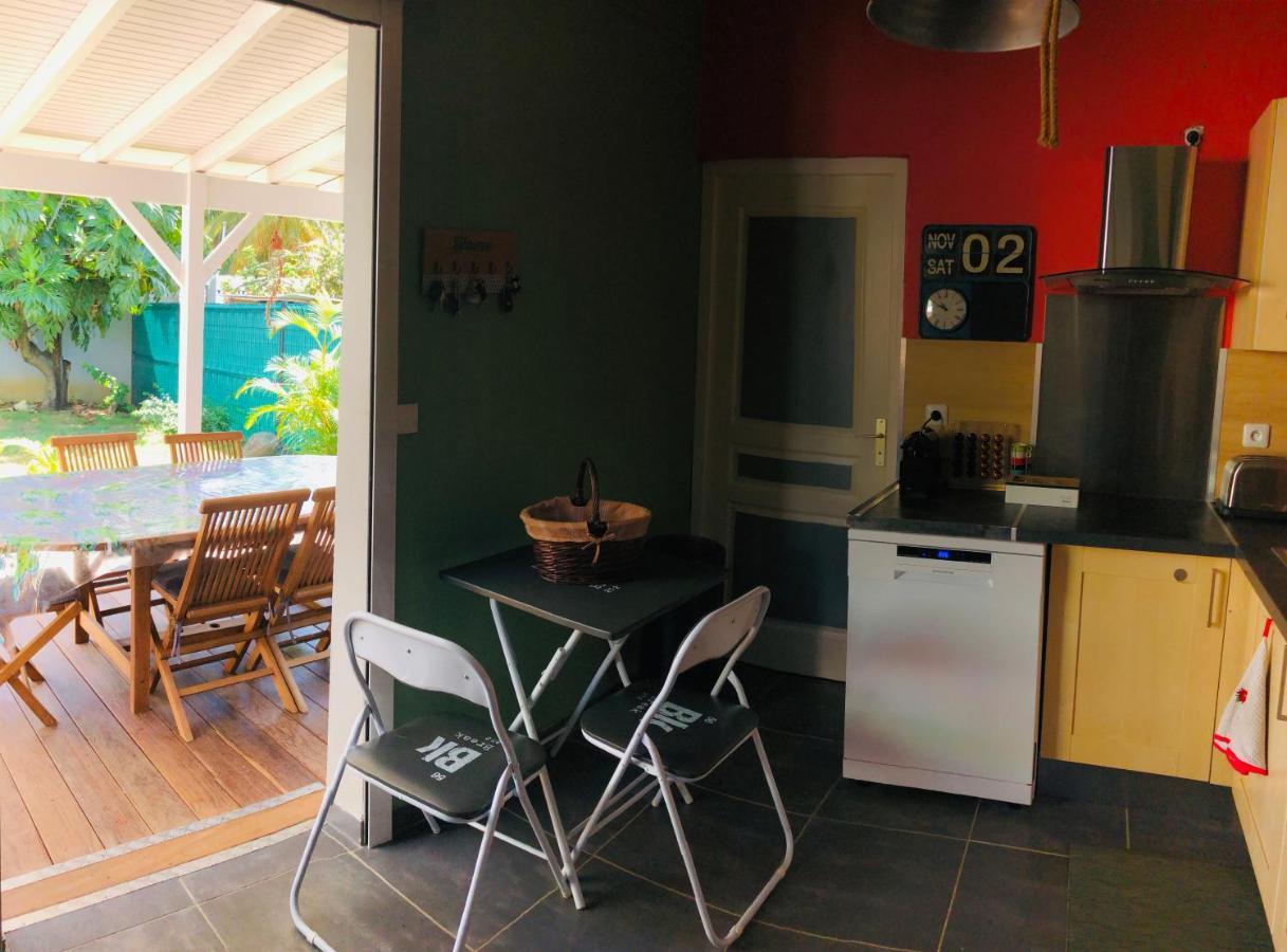 Habitation Baliache - Maison créole avec jardin privatif, plage à 200m Deshaies Esterno foto