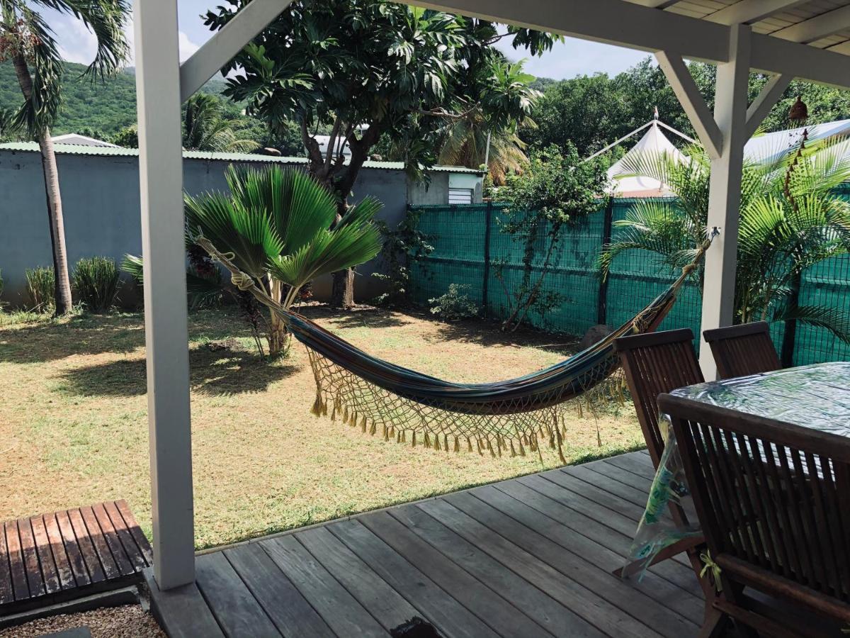 Habitation Baliache - Maison créole avec jardin privatif, plage à 200m Deshaies Esterno foto