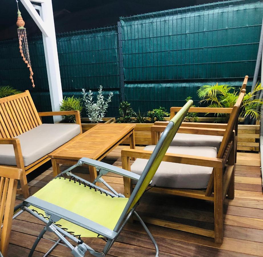 Habitation Baliache - Maison créole avec jardin privatif, plage à 200m Deshaies Esterno foto